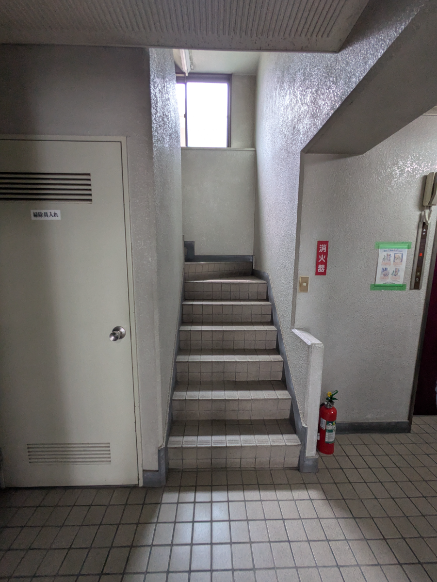 v20251007150704/fresh/building/J00100413956_13