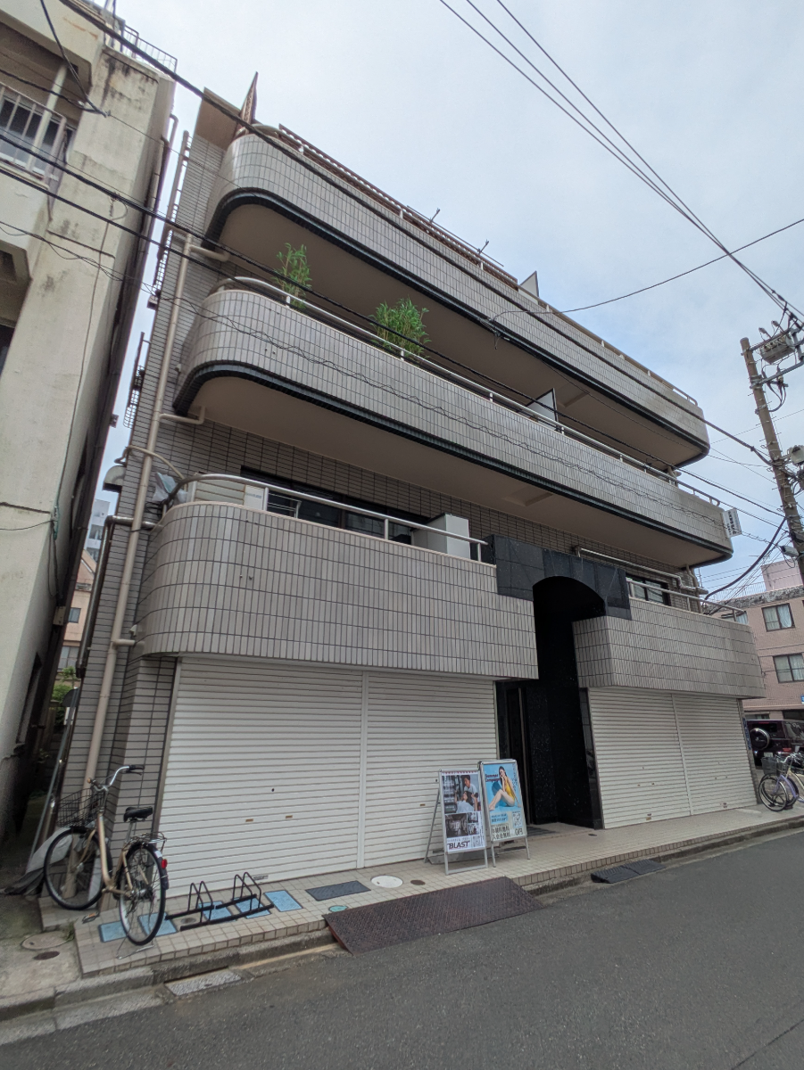 v20251007150704/fresh/building/J00100413956_9