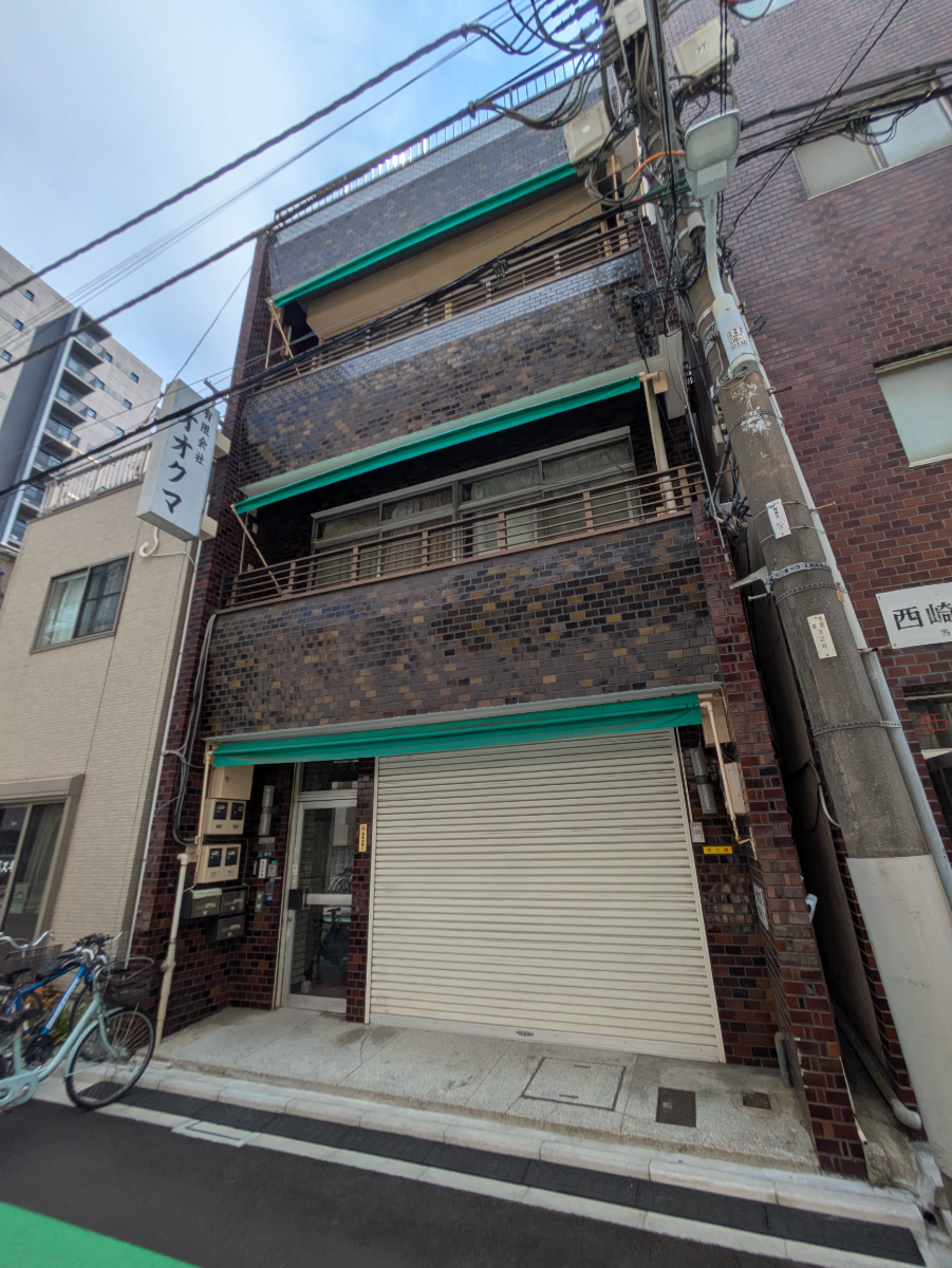 v20251007150704/fresh/building/J00100417512_5
