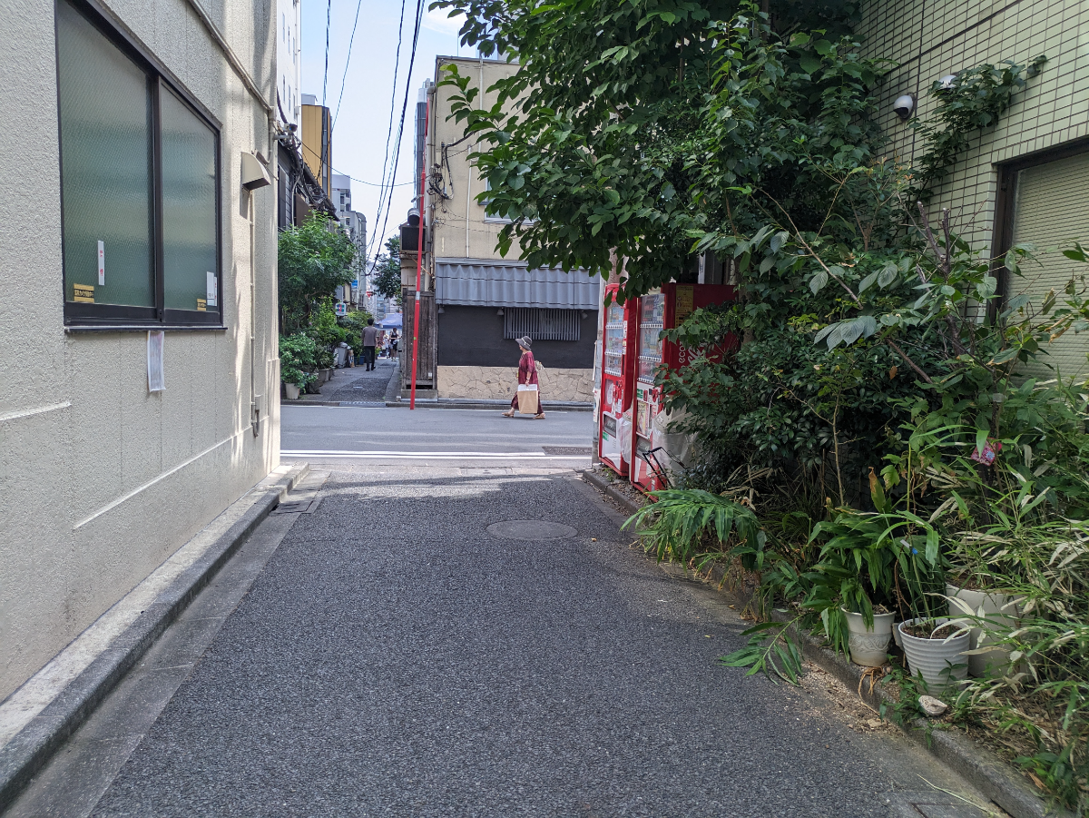 v20251007150704/fresh/building/J00100443854_11