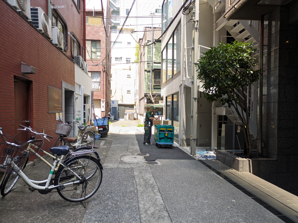v20251007150704/fresh/building/J00100478742_20