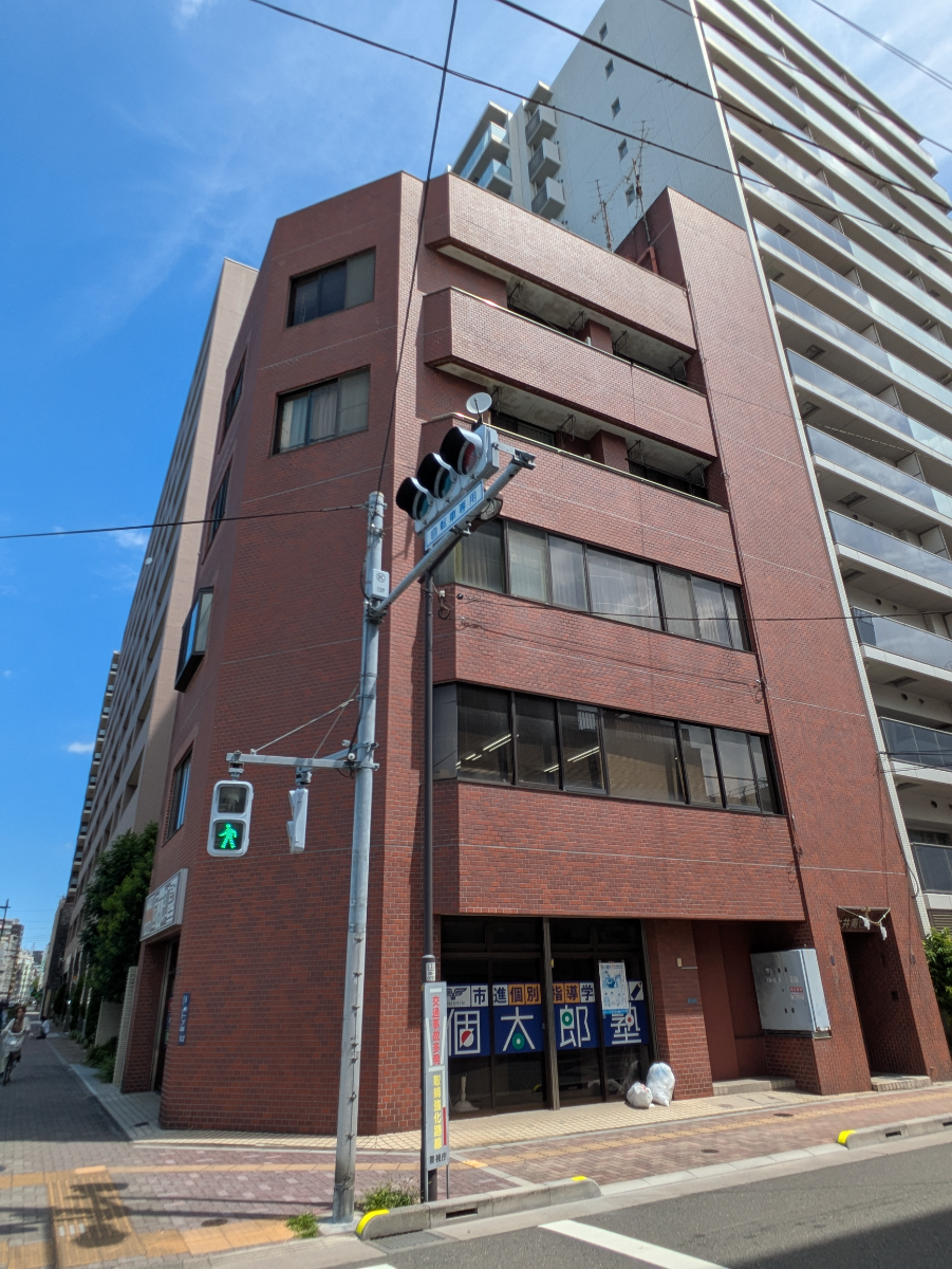 v20251007150704/fresh/building/J00100490728_8
