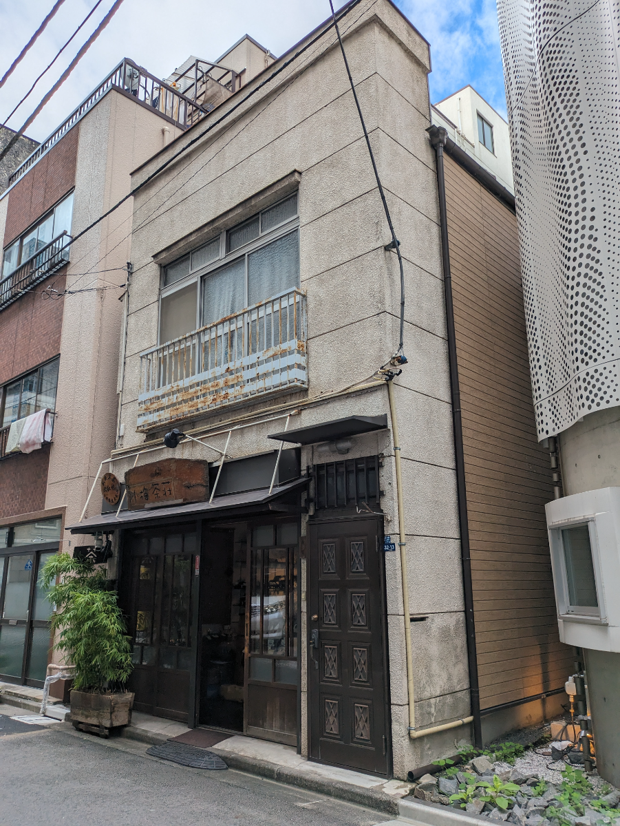 v20251008150721/fresh/building/J00100278599_1
