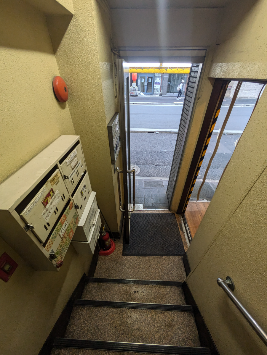 v20251008150721/fresh/building/J00100360473_9