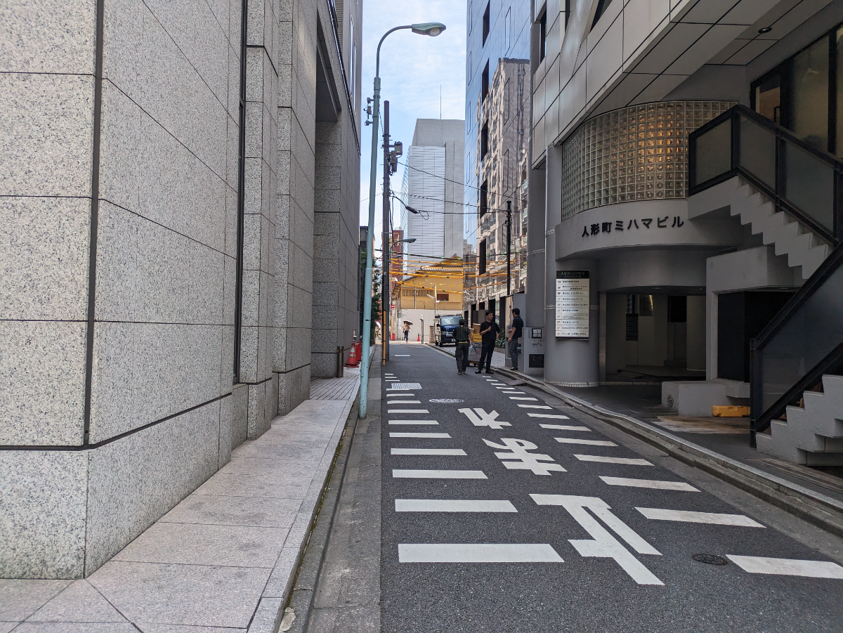 v20251008150721/fresh/building/J00100366352_15