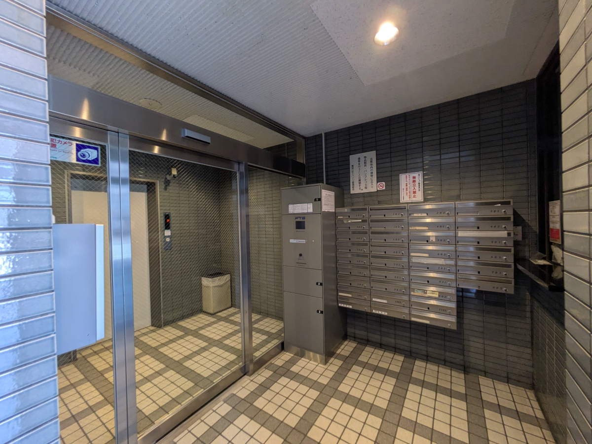 v20251008150721/fresh/building/J00100370088_13