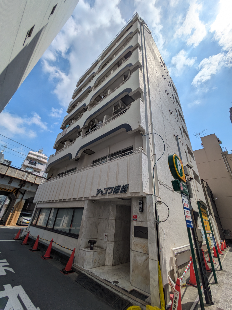 v20251008150721/fresh/building/J00100372011_1