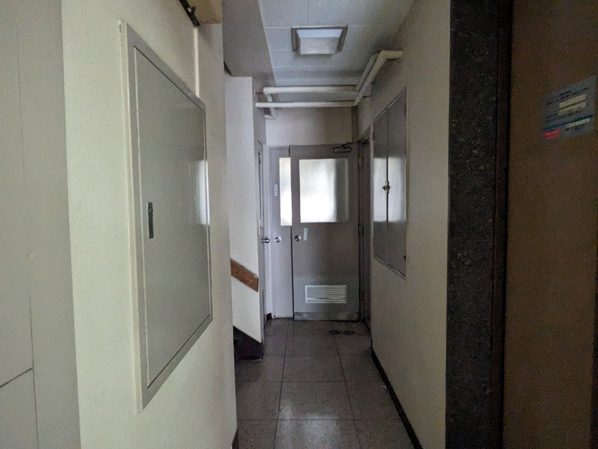 v20251008150721/fresh/building/J00100374115_9