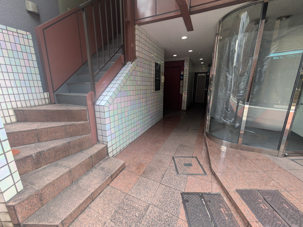 v20251008150721/fresh/building/J00100375304_3