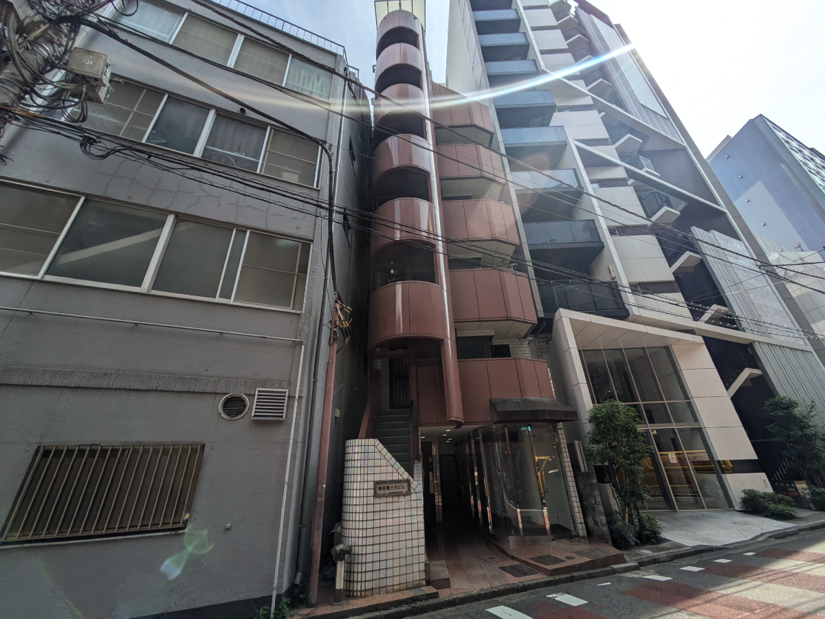 v20251008150721/fresh/building/J00100375304_6