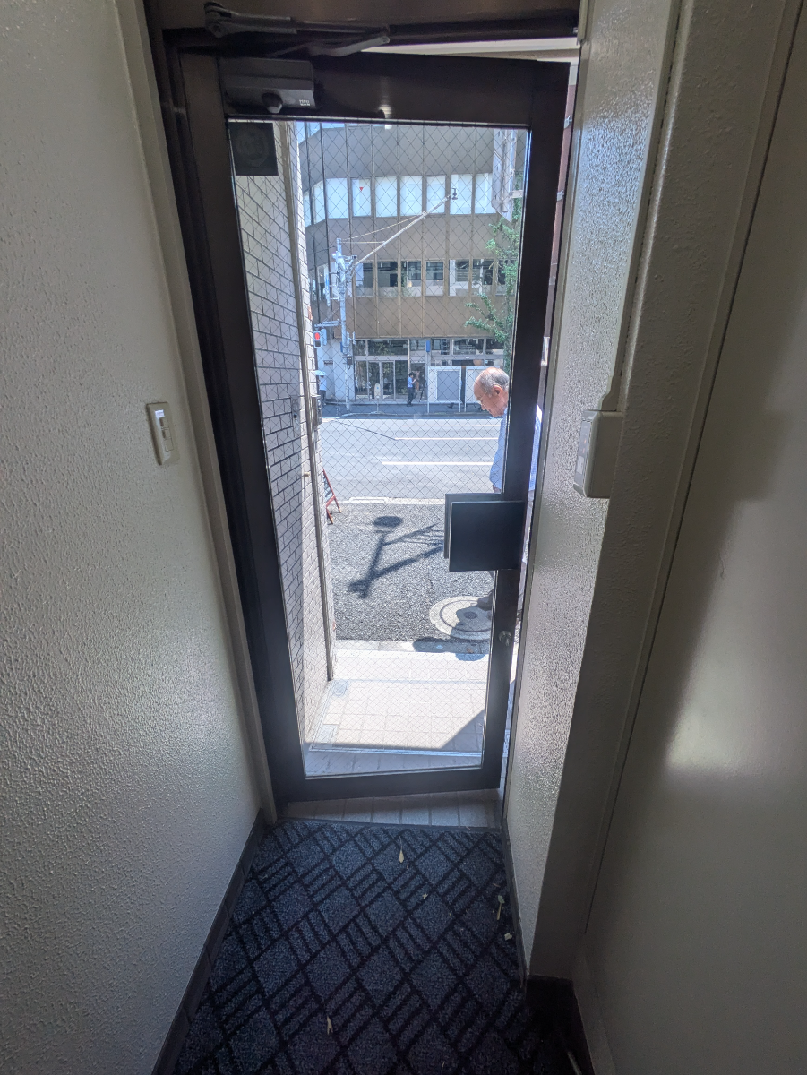 v20251008150721/fresh/building/J00100379841_7