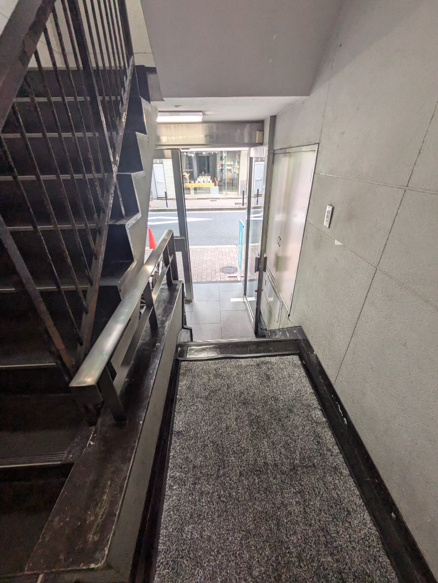 v20251008150721/fresh/building/J00100382564_8