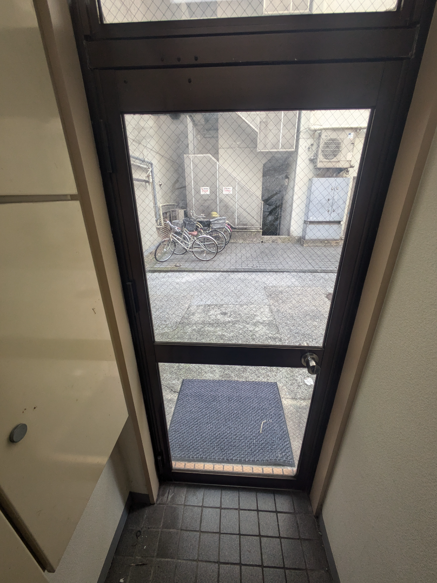 v20251008150721/fresh/building/J00100382648_11