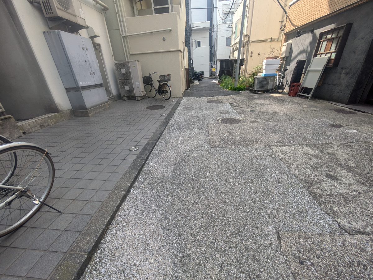 v20251008150721/fresh/building/J00100382648_13