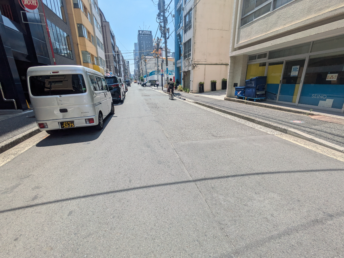 v20251008150721/fresh/building/J00100388208_11