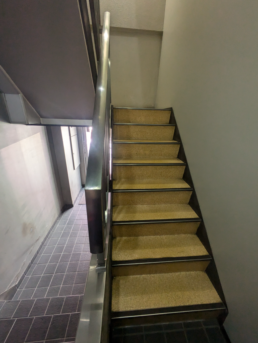 v20251008150721/fresh/building/J00100401370_8