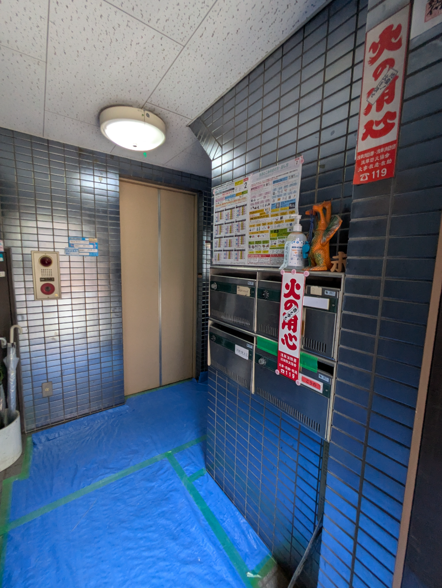 v20251008150721/fresh/building/J00100443114_17