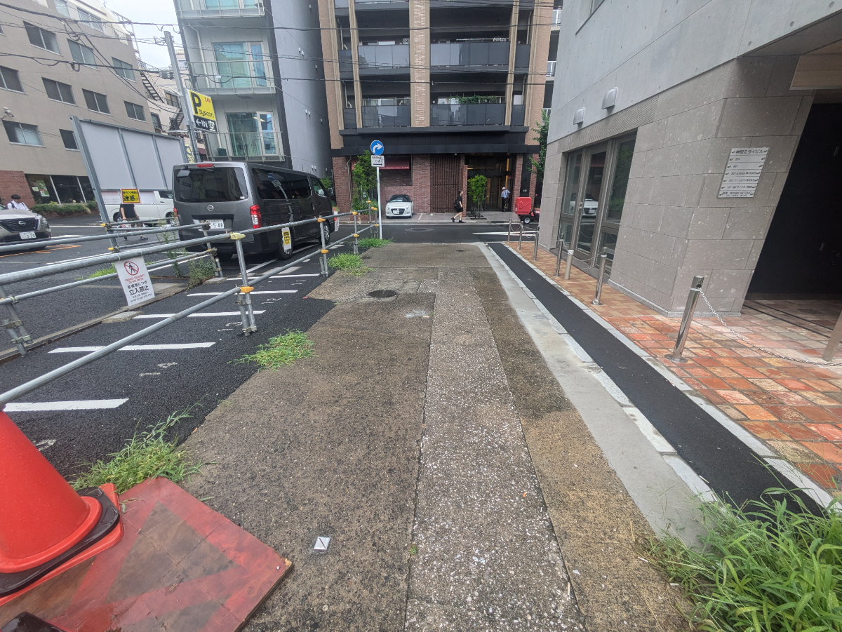 v20251008150721/fresh/building/J00100514097_10