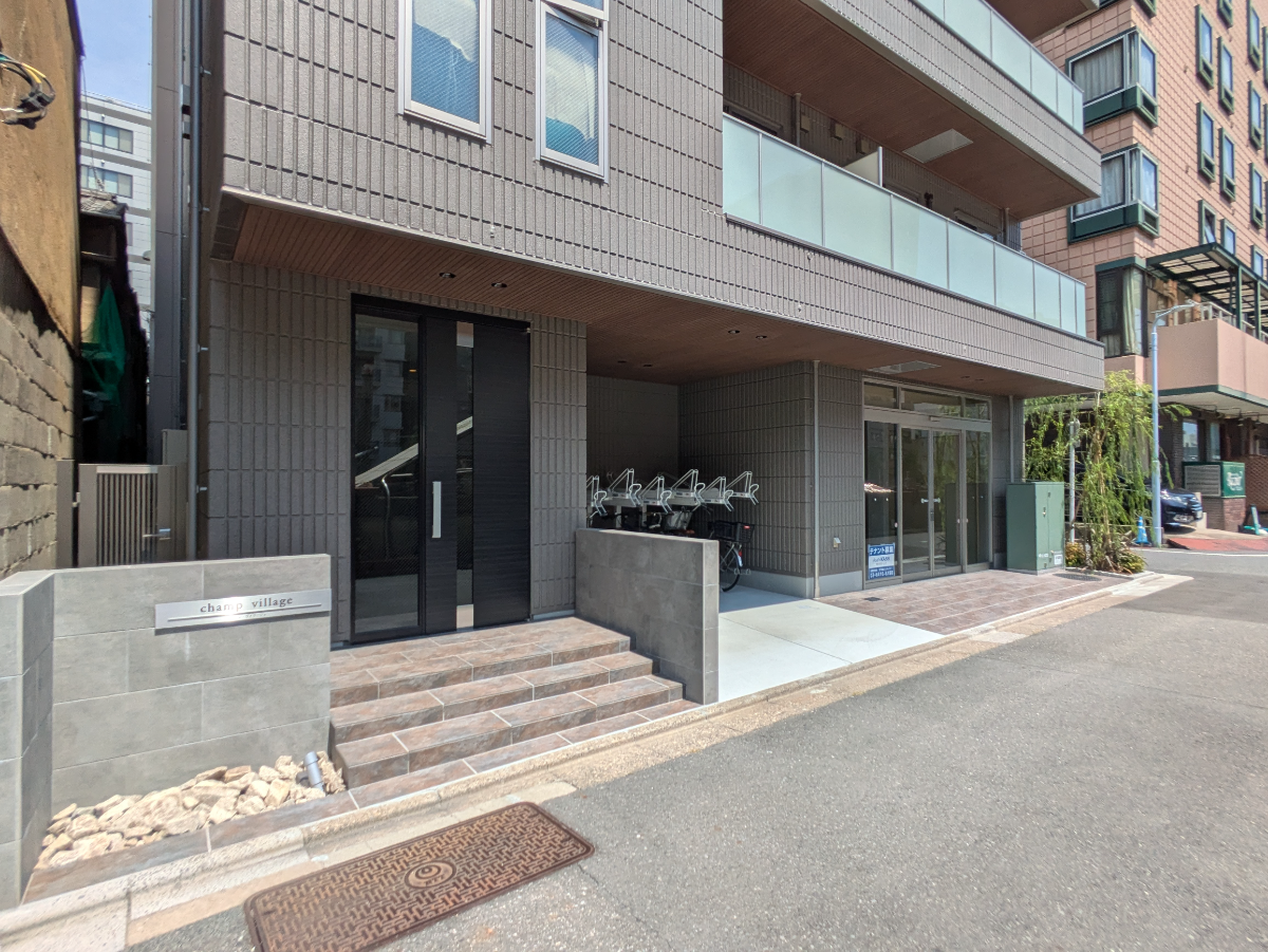 v20251008150721/fresh/building/J00100631562_15
