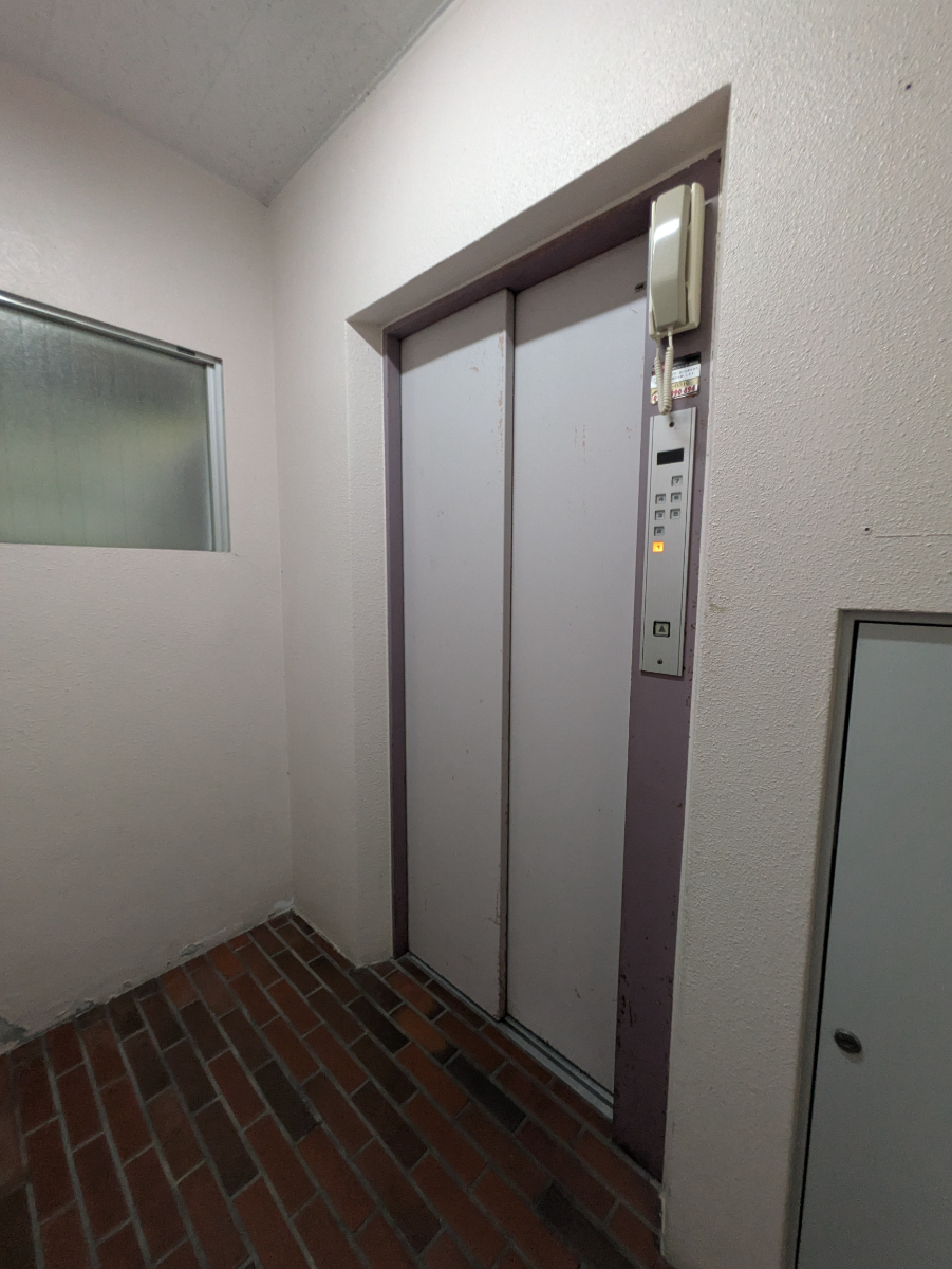 v20251009150657/fresh/building/J00100357588_4