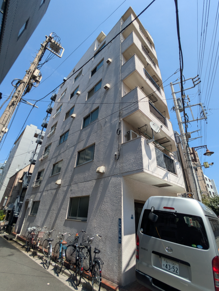 v20251009150657/fresh/building/J00100357588_8