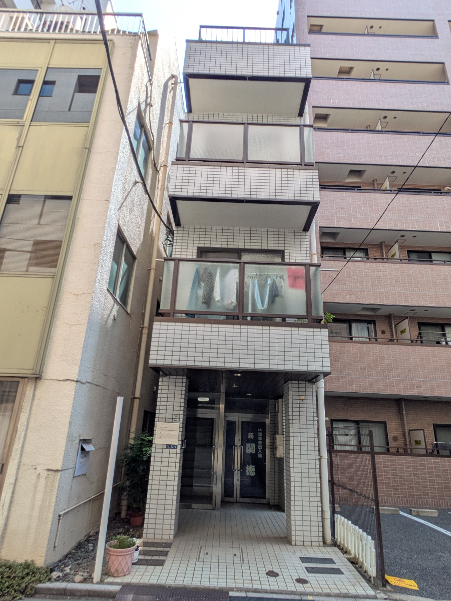 v20251009150657/fresh/building/J00100368273_1