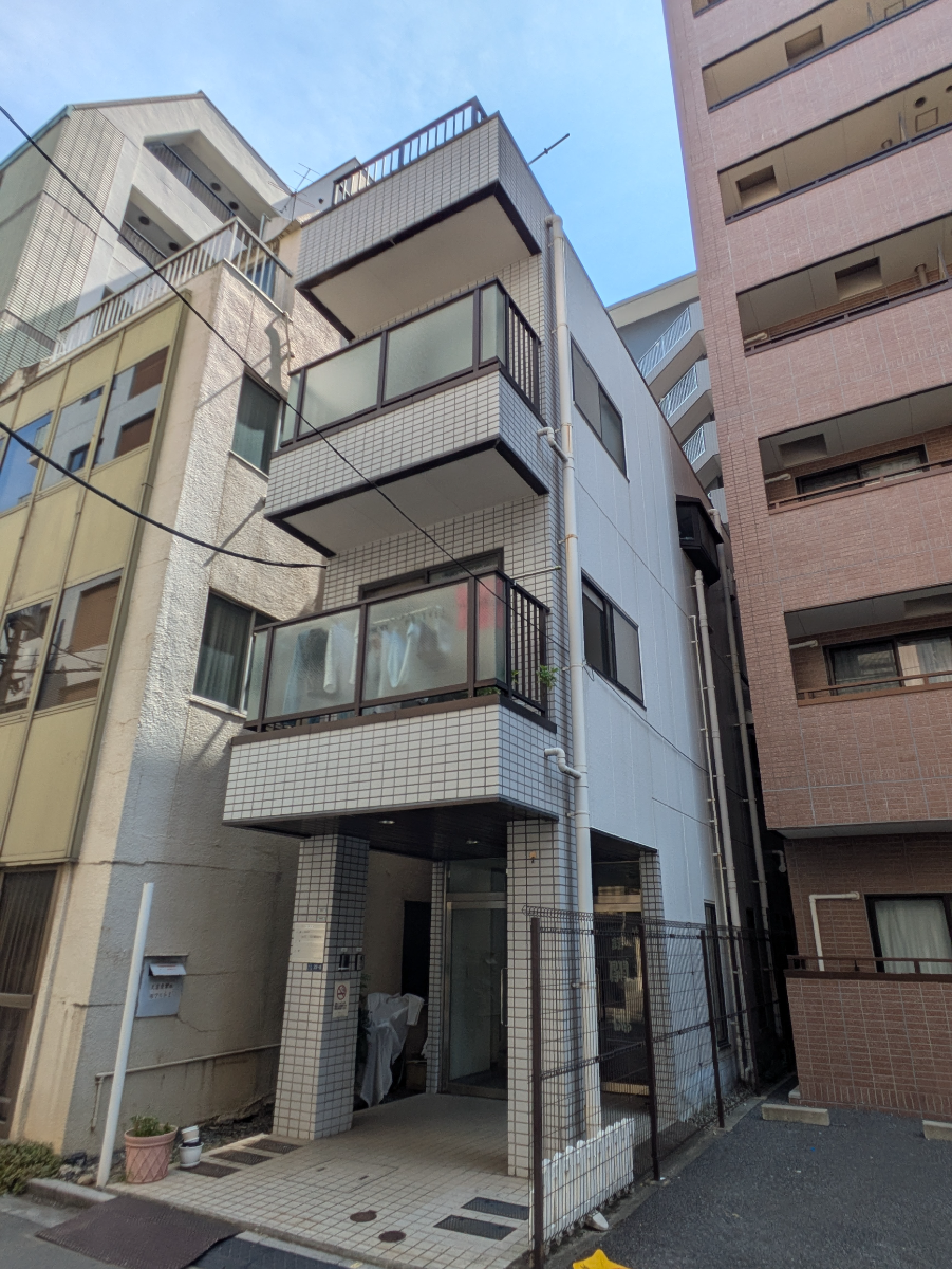v20251009150657/fresh/building/J00100368273_7