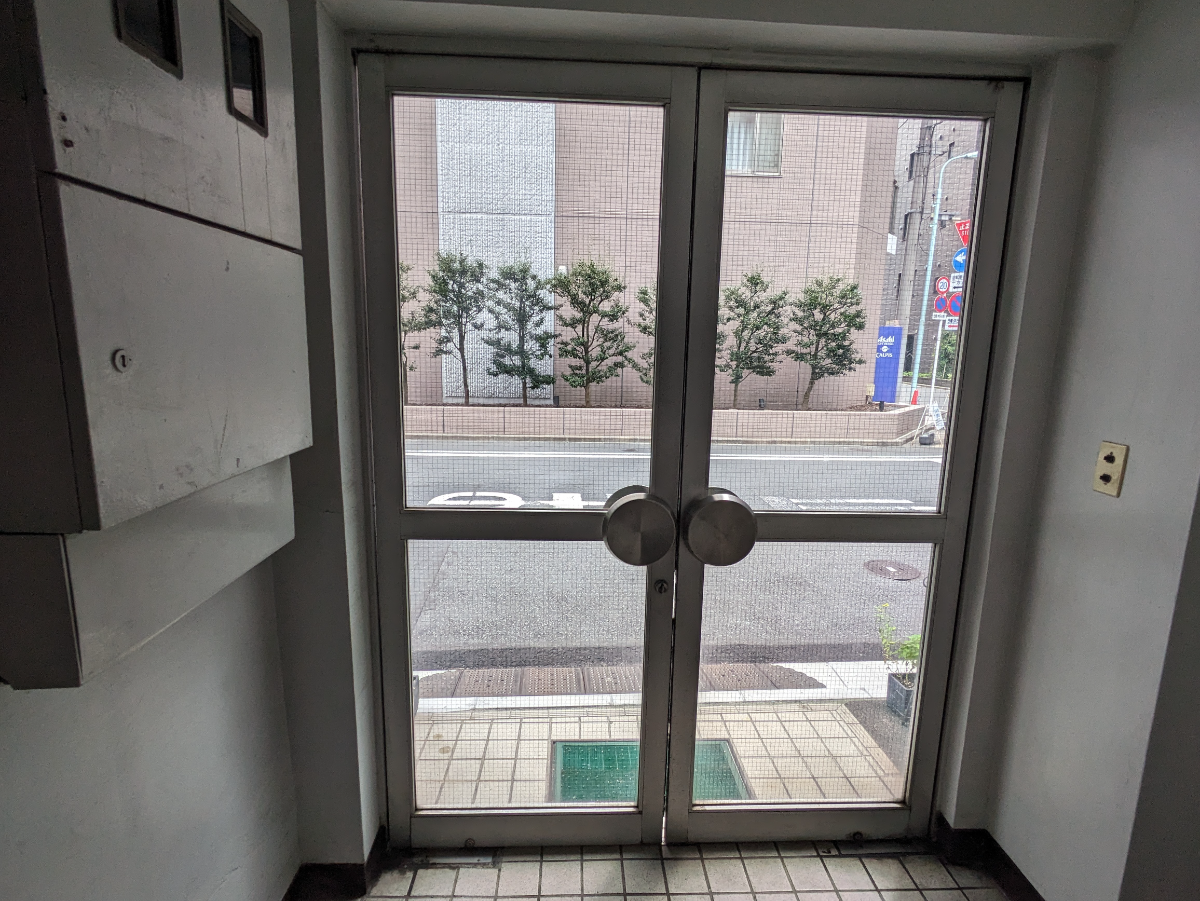 v20251009150657/fresh/building/J00100383604_13