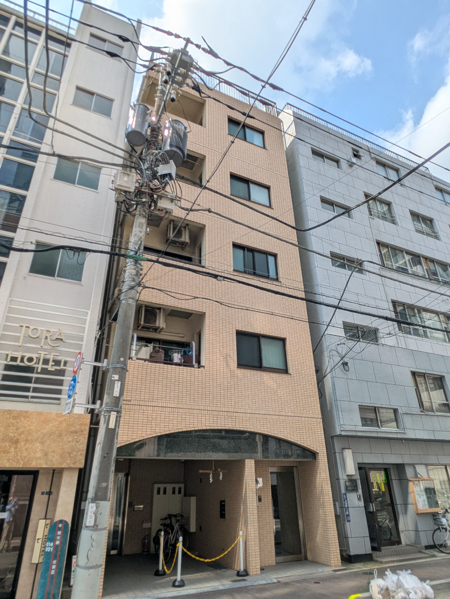 v20251009150657/fresh/building/J00100392999_6