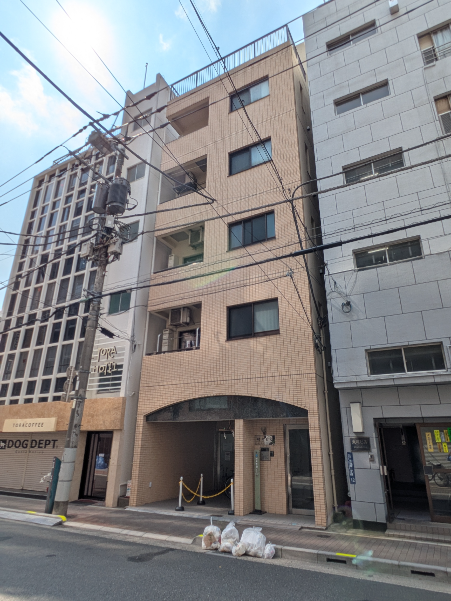 v20251009150657/fresh/building/J00100392999_8