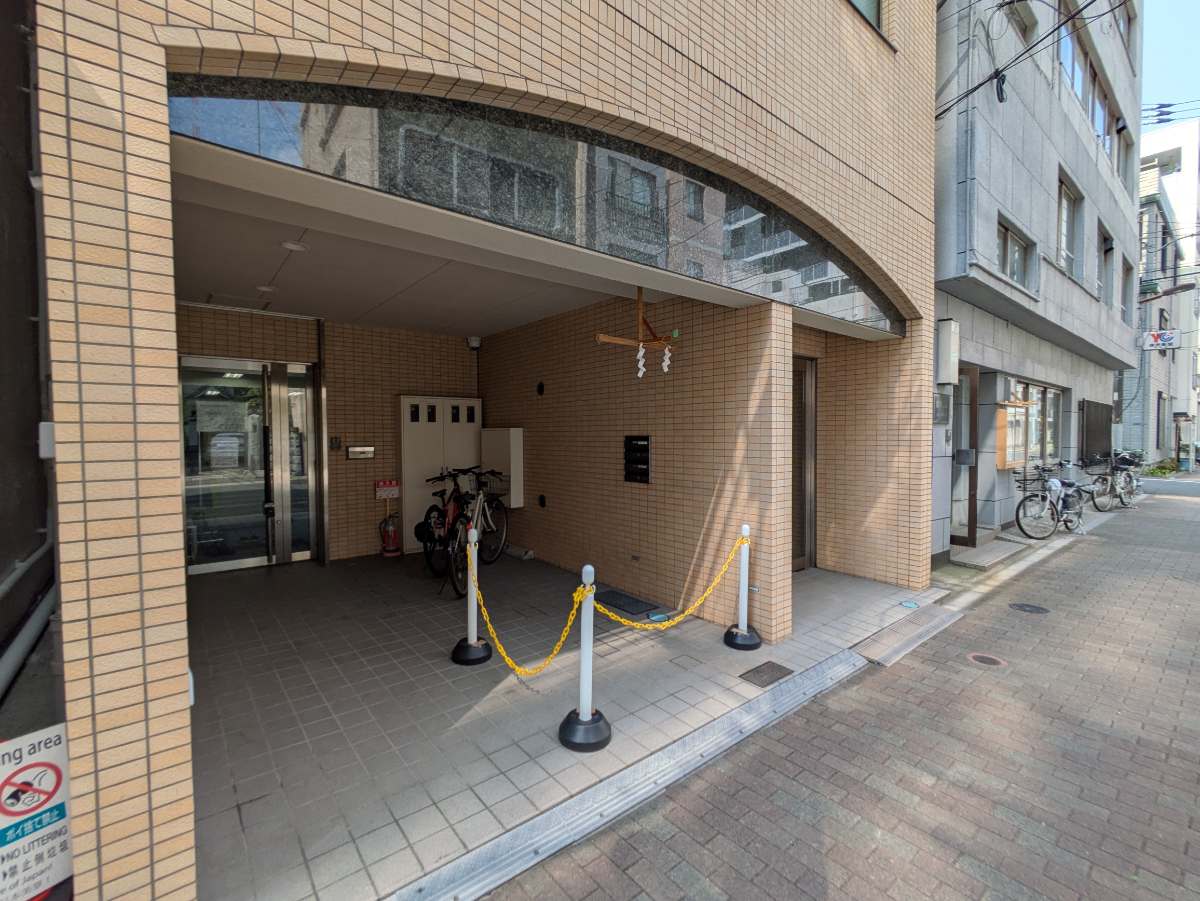 v20251009150657/fresh/building/J00100392999_9
