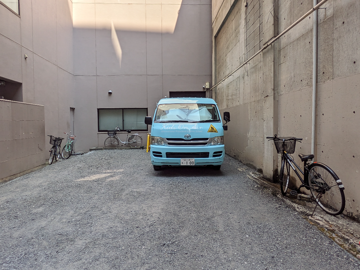 v20251009150657/fresh/building/J00100393754_10