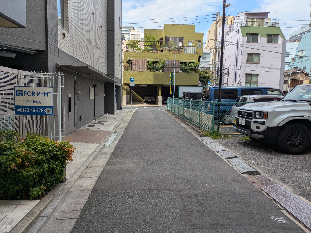 v20251009150657/fresh/building/J00100402796_2