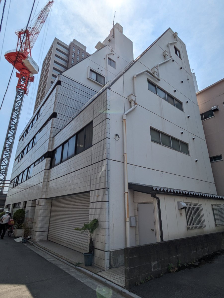 v20251009150657/fresh/building/J00100404285_10