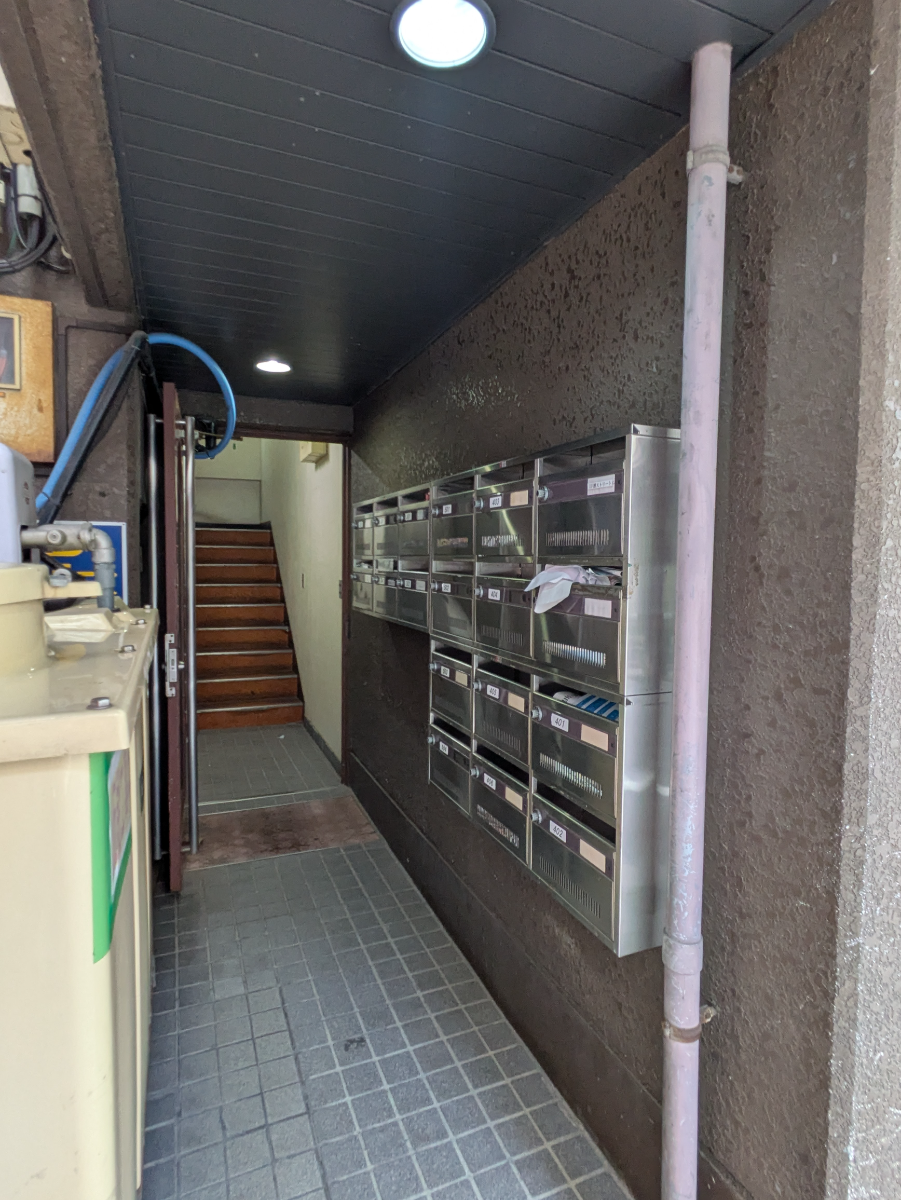 v20251009150657/fresh/building/J00100404547_13