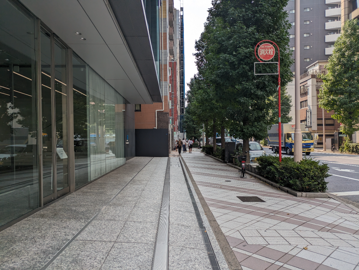 v20251009150657/fresh/building/J00100405947_13