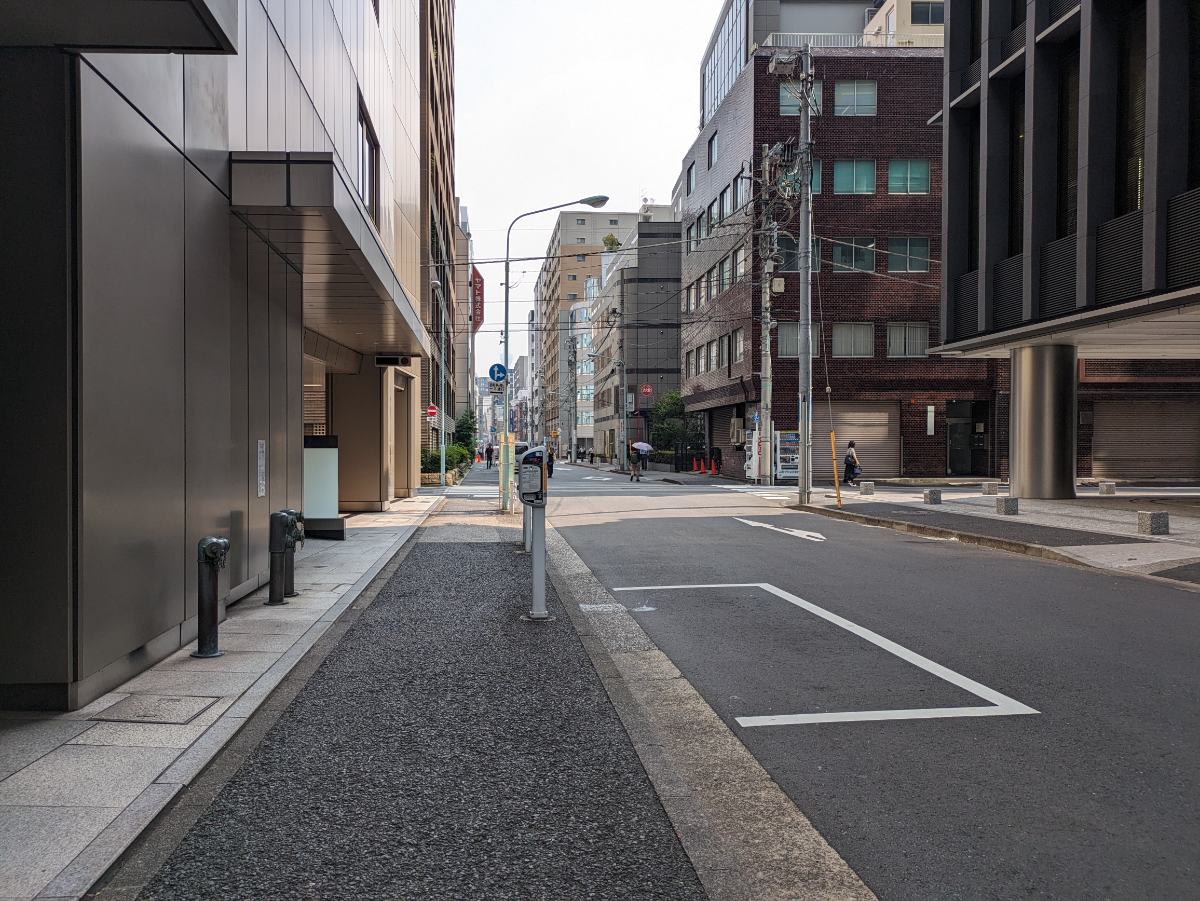 v20251009150657/fresh/building/J00100405947_15