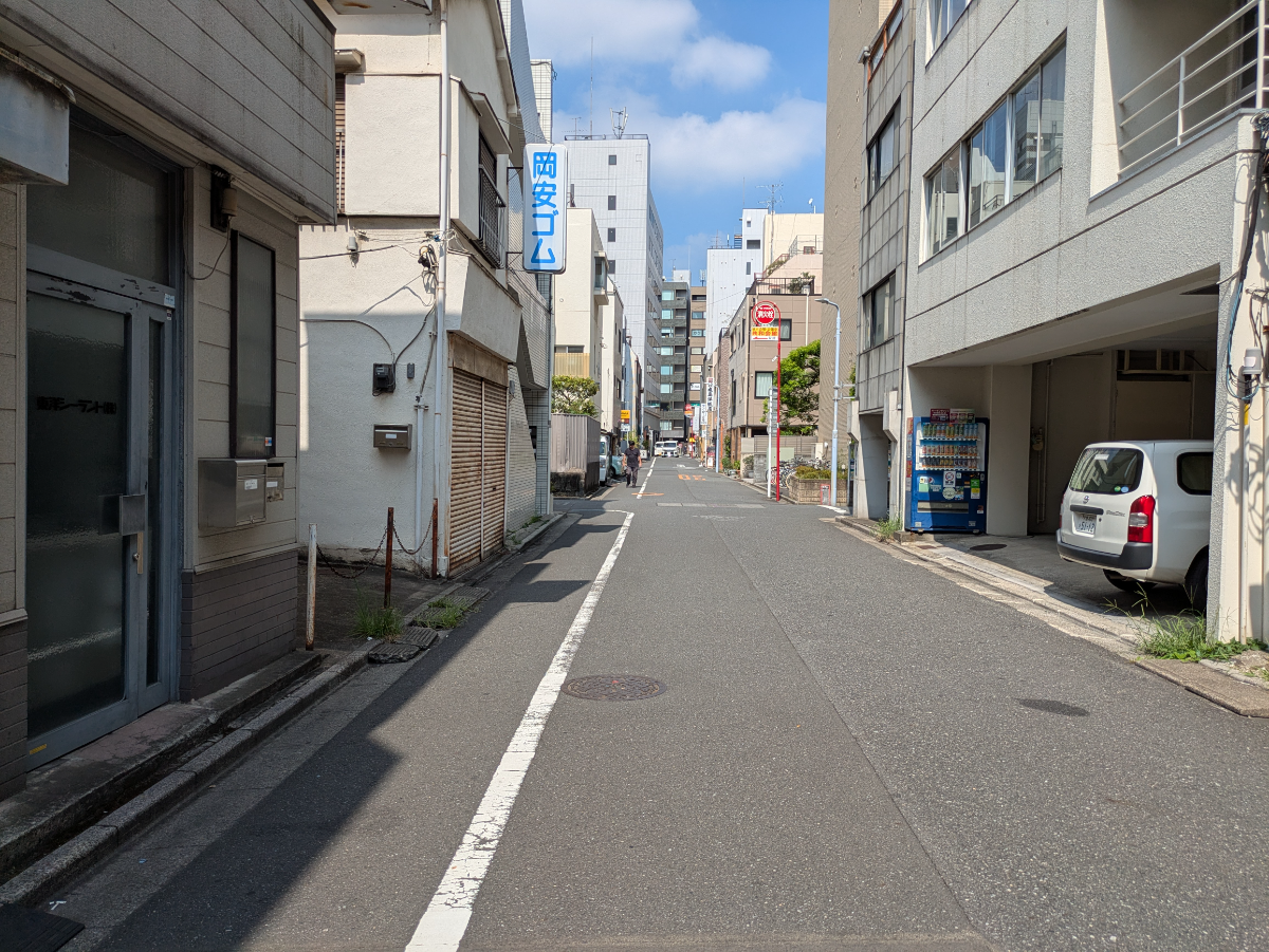 v20251009150657/fresh/building/J00100406338_13
