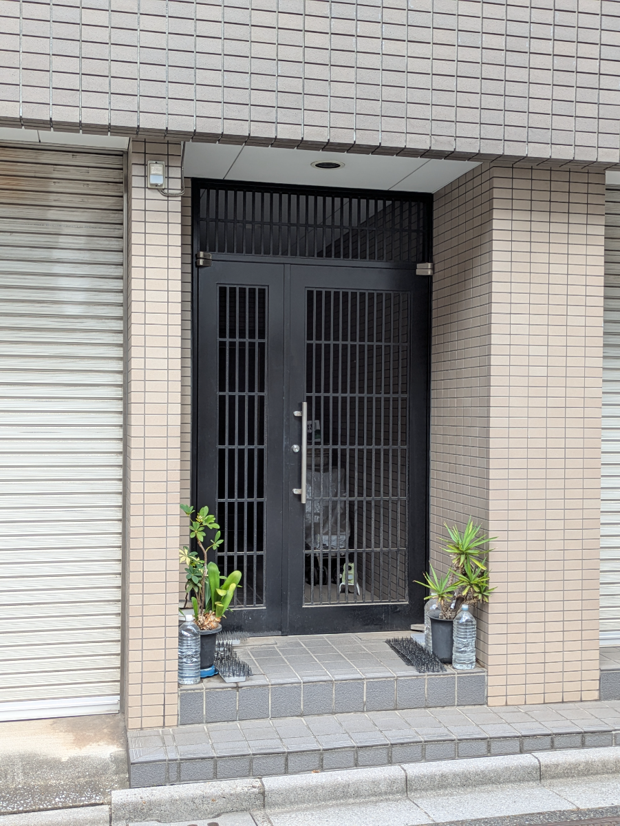 v20251009150657/fresh/building/J00100409063_3