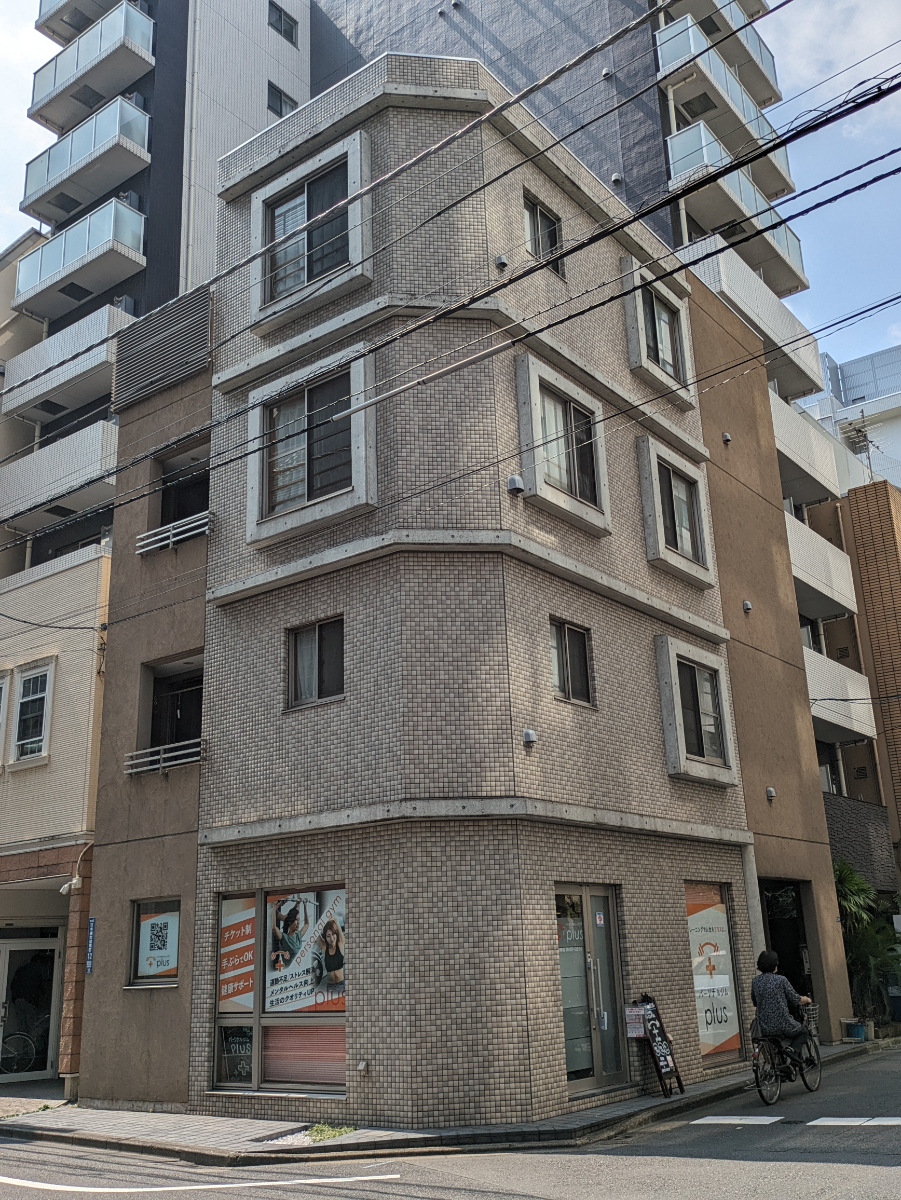 v20251009150657/fresh/building/J00100409384_1