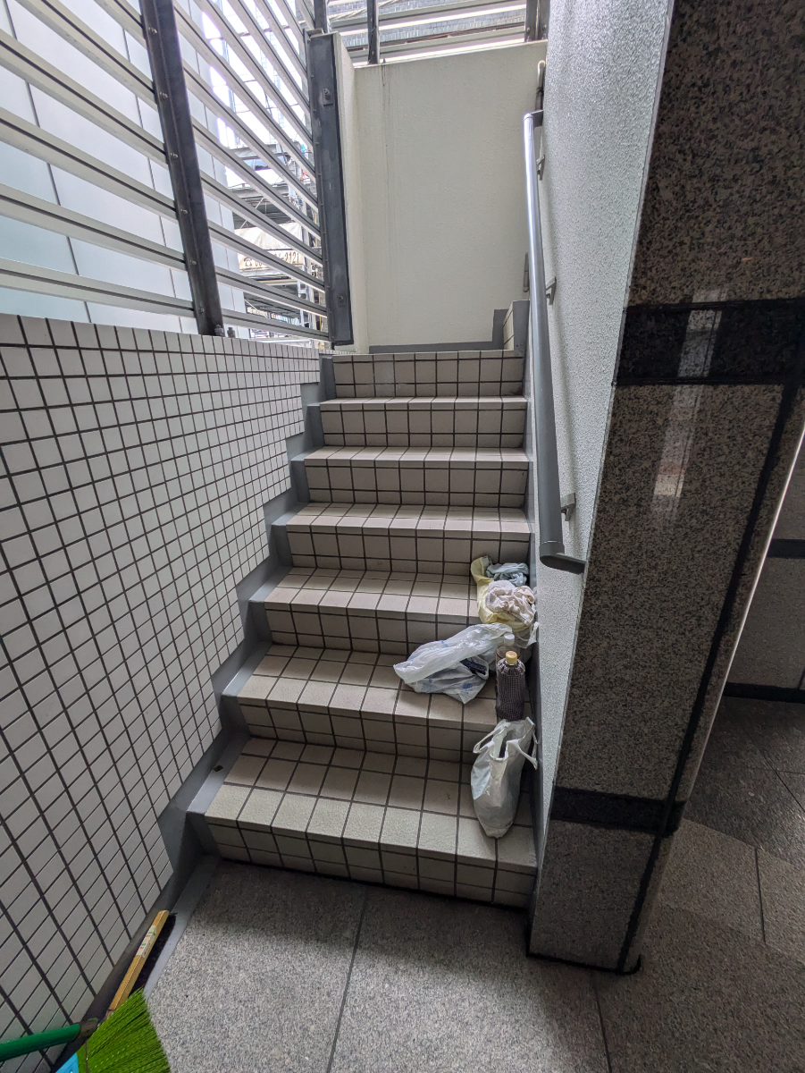 v20251009150657/fresh/building/J00100413651_12