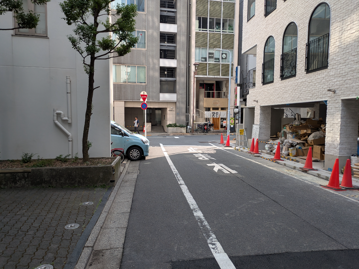 v20251009150657/fresh/building/J00100443322_12