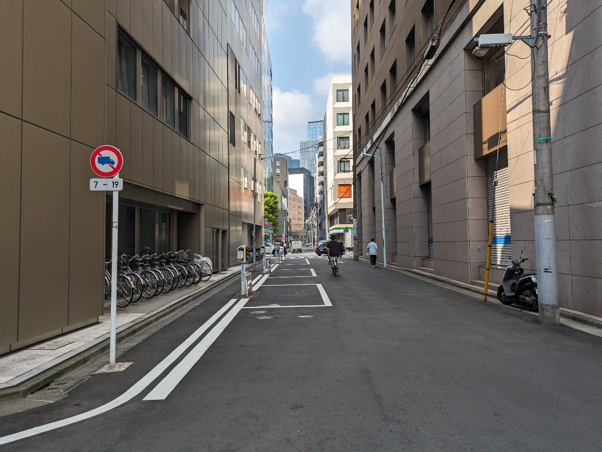 v20251009150657/fresh/building/J00100443575_15