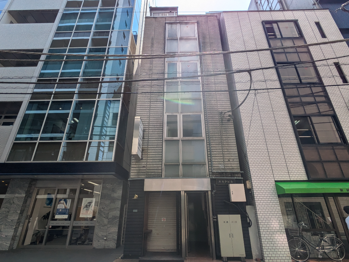 v20251010150707/fresh/building/J00100378143_1