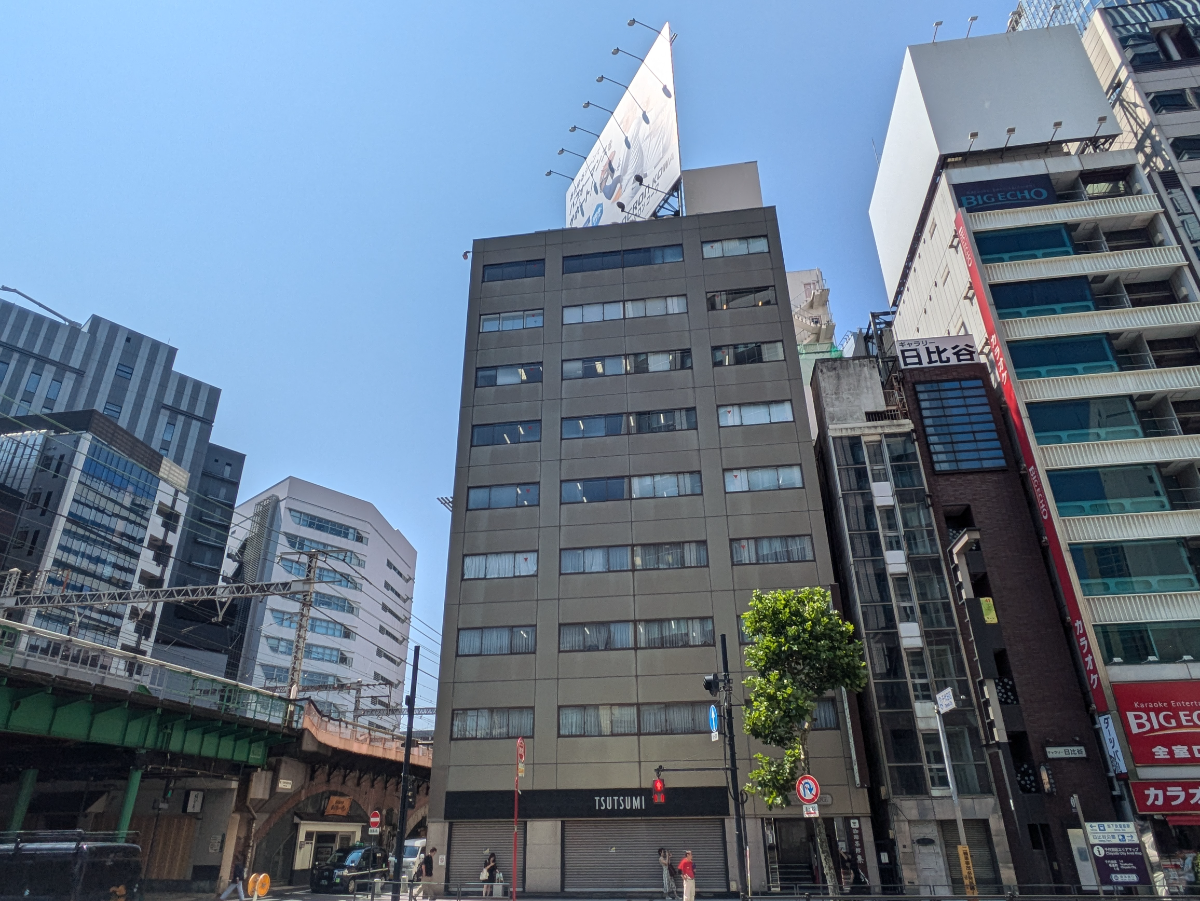 v20251010150707/fresh/building/J00100390228_1
