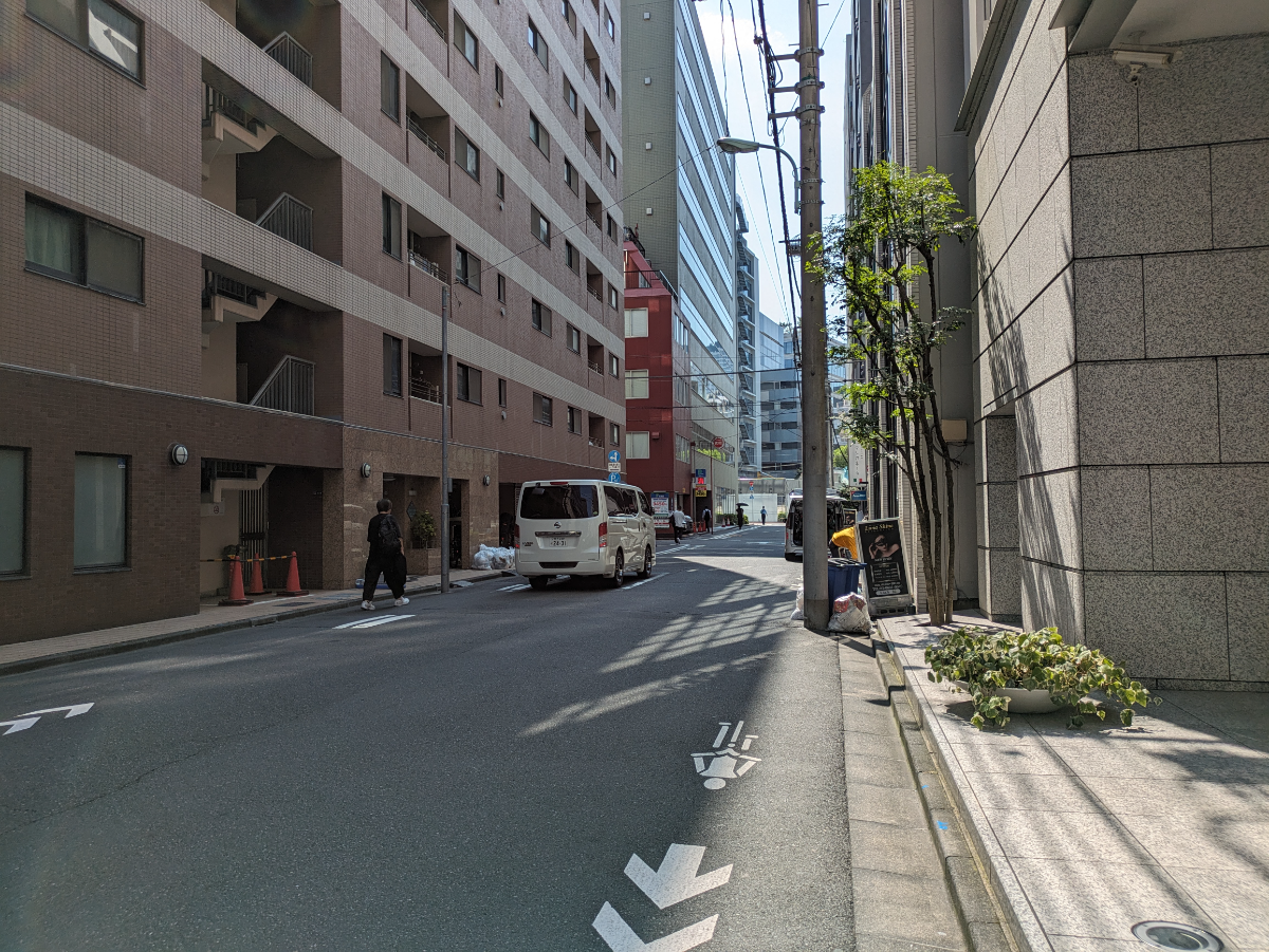 v20251010150708/fresh/building/J00100401895_13