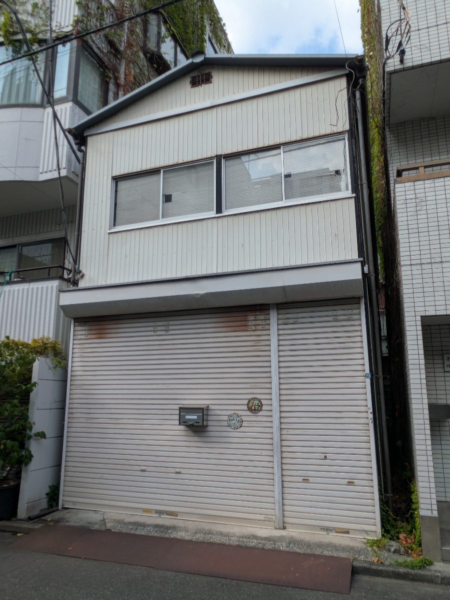 v20251010150708/fresh/building/J00100482319_7