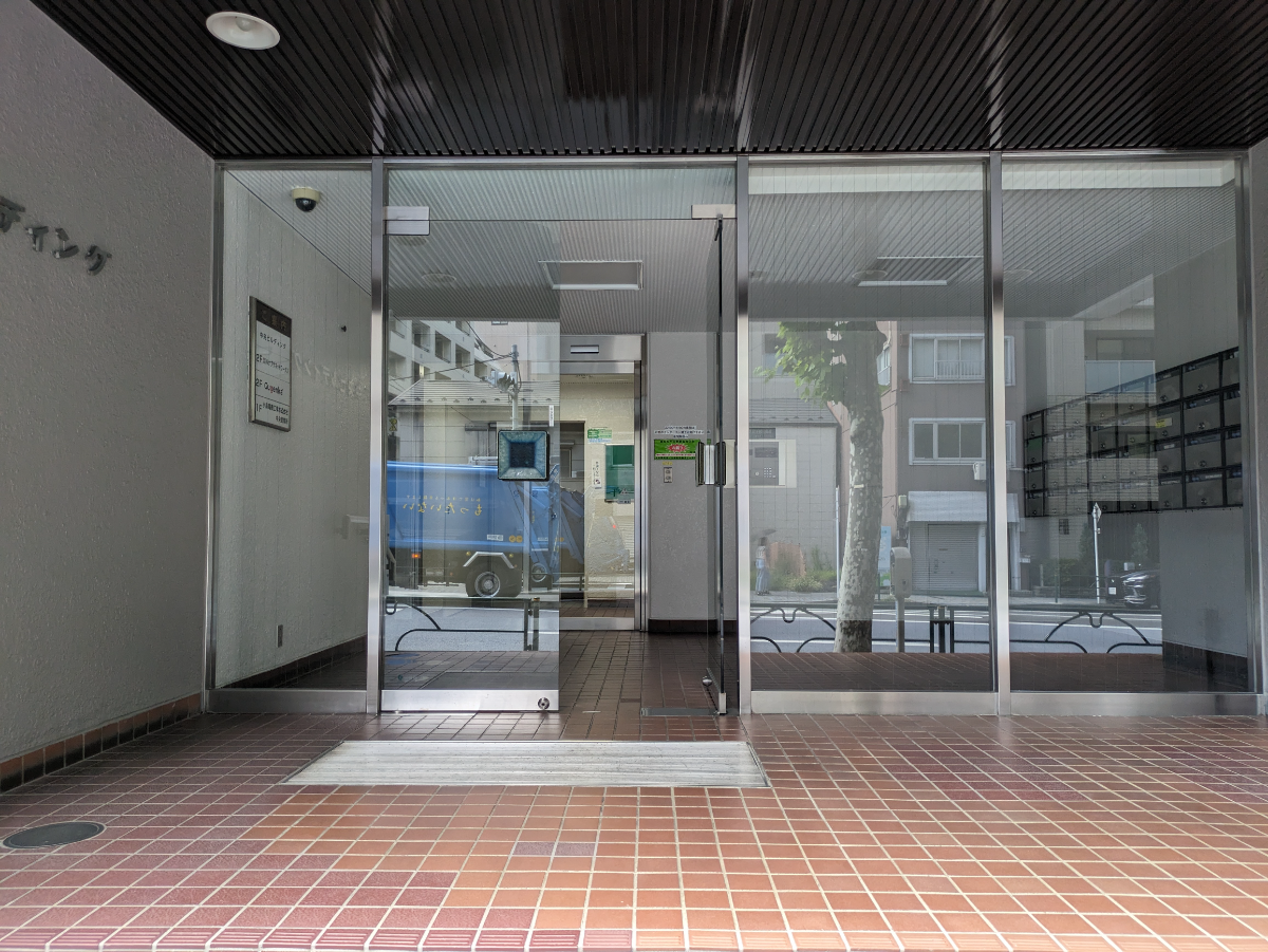 v20251011150701/fresh/building/J00100381852_3