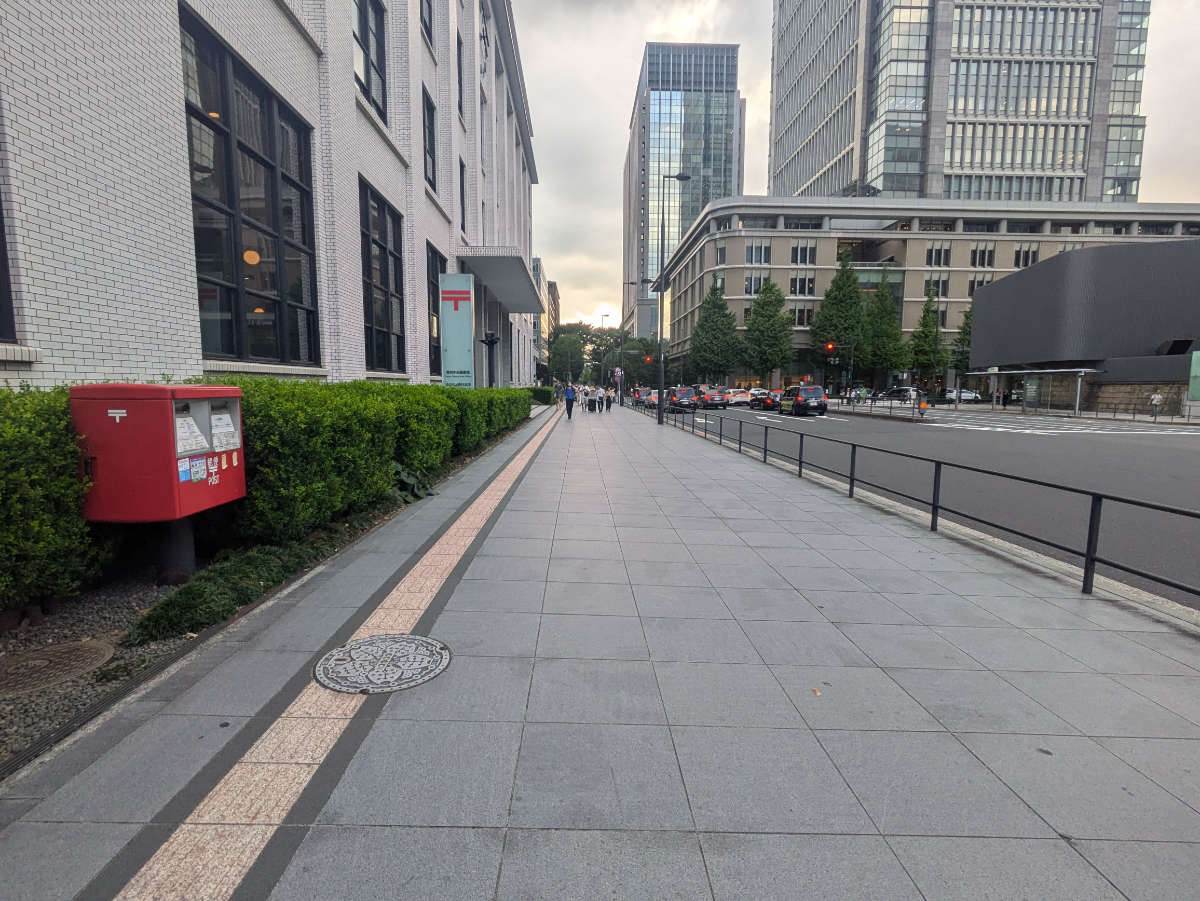 v20251011150701/fresh/building/J00100403744_2