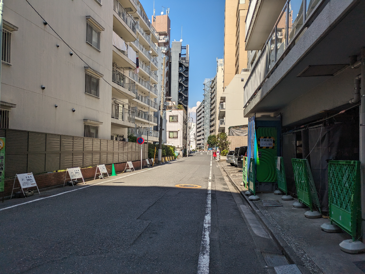 v20251011150702/fresh/building/J00100357300_2